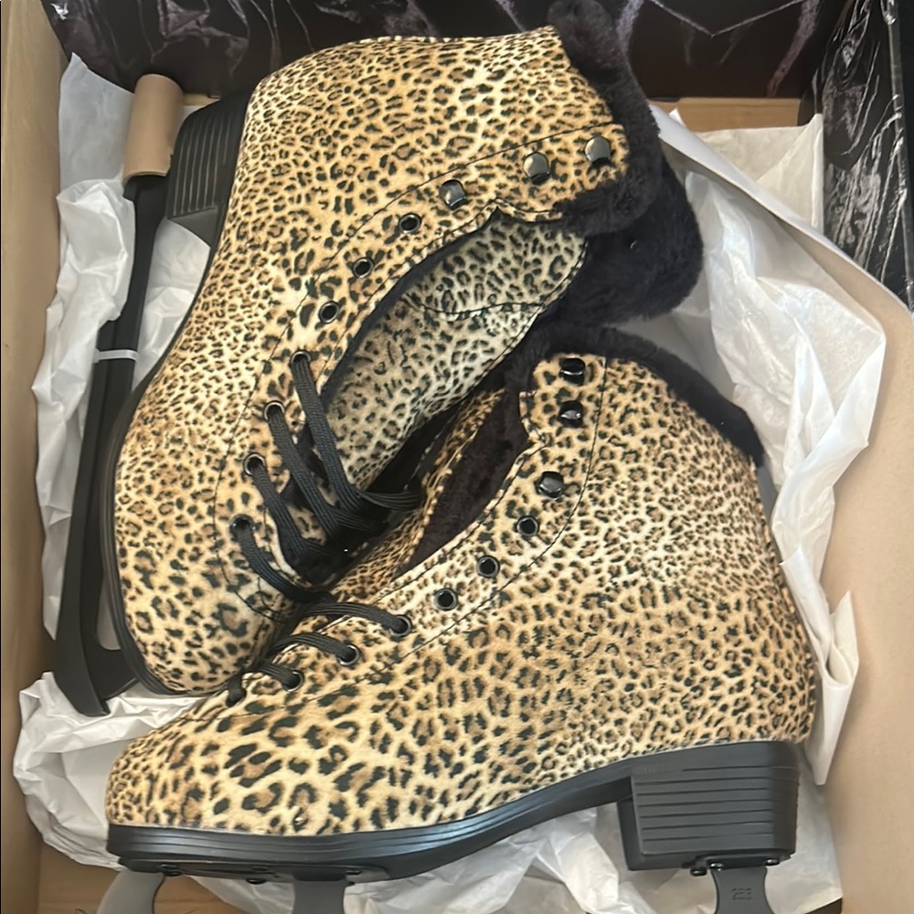 Leopard Print Women's ice skates